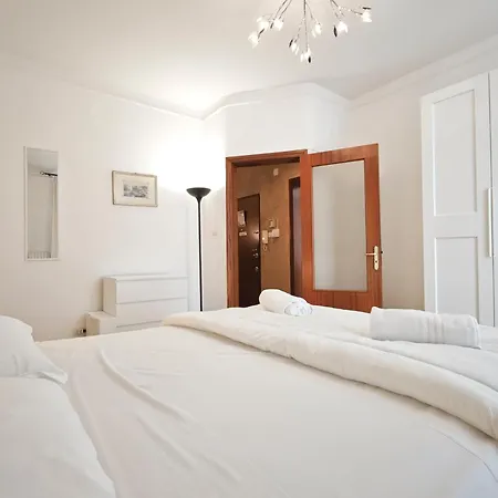 Comodhouse شقة باري