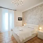 Comodhouse Apartament *